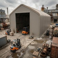 Hangar industriel robuste en tissu, à structure en acier à travées larges