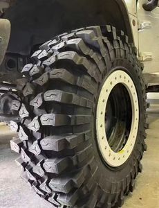 Pneumatici Radiali da Corsa 325/70R16 Nuovi per Salite in Pendenza con Garanzia di 3 Anni - Product Image 3