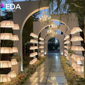 ฉากหลังงานเลี้ยงรูปตัว L ดีไซน์ยอดนิยมจาก LEDA พร้อมขาตั้งสำหรับตกแต่งงานปาร์ตี้ ฉากหลังโค้ง 3 มิติ แบบซ้อนชั้น ฉากหลังโค้ง Chiara - Product Image 1