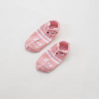 Vente en gros de chaussettes de sport en coton pour la cheville de petits animaux de dessins animés chaussettes bateau en coton invisibles à bouche peu profonde pour femmes