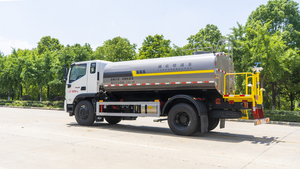 รถบรรทุกฉีดน้ำ Foton 12000L แบบปรับแต่งได้ พร้อมระบบฉีดน้ำด้านหน้า ด้านหลัง และด้านข้าง พร้อมช่องต่อสำหรับดับเพลิง - Product Image 4