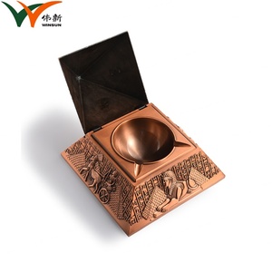 Cenicero de Metal de Alta Calidad con Diseño de Pirámide Egipcia, Cenicero de Estilo Único y Encantador - Product Image 4