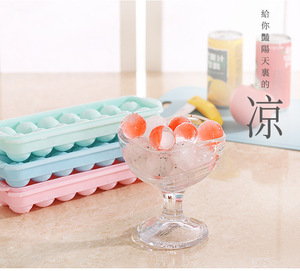 Khuôn Làm Đá Viên Tròn 3D 14 Ô Khuôn Nhựa Khay Làm Đá Khuôn Làm Lỗ Khúc Côn Cầu Trên Băng Tiệc Tùng Quán Bar Gia Đình Có Nắp Khuôn Tự Làm - Product Image 6