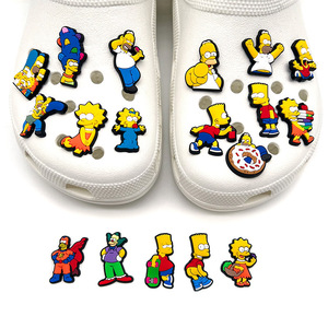 Superventas: Dijes para zapatos de PVC blando con diseño de series de televisión animadas americanas, accesorios de decoración para calzado de dibujos animados, al por mayor para fans. - Product Image 3