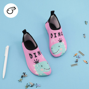 Chaussures <span class=keywords><strong>de</strong></span> plage à séchage rapide TPR neuves pour le commerce transfrontalier, chaussures <span class=keywords><strong>de</strong></span> parc aquatique antidérapantes, chaussures <span class=keywords><strong>de</strong></span> natation respectueuses <span class=keywords><strong>de</strong></span> la <span class=keywords><strong>peau</strong></span>, chaussures d'eau pieds nus - Product Image 6