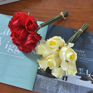 Bouquet de roses artificielles à 7 têtes pour mariage, bouquet de fleurs de <span class=keywords><strong>demoiselle</strong></span> d'honneur, <span class=keywords><strong>prix</strong></span> de gros - Product Image 6