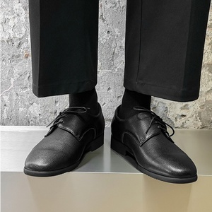 Chaussures habillées en cuir souple pour hommes, résistantes à l'usure, avec motif personnalisé, fabrication en gros ODM - Product Image 3