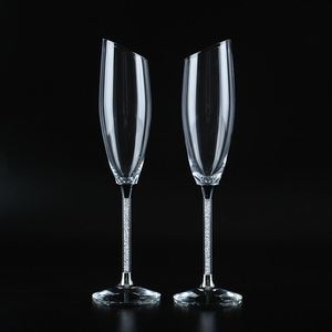 Copa de Vino Sencilla de Tallo Alto con Cristal Tallado, Juego de 2 Copas de Regalo de Boda, Copa de Champán Oblicua de Cristal Tallado Estilo Europeo - Product Image 3
