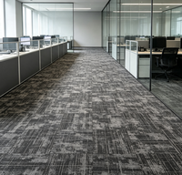 Dalles de moquette sur mesure 50x50 avec support non-tissé, en nylon teint en masse, résistantes, antistatiques, pour bureaux commerciaux