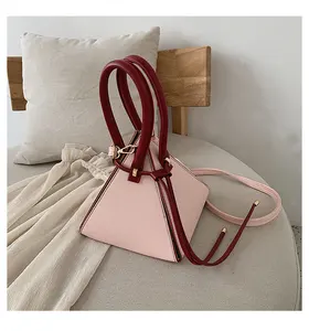 Tasarımcı deri çanta Mini üçgen kadın debriyaj çanta el çantası bayan ünlü marka zincirler Tote çanta