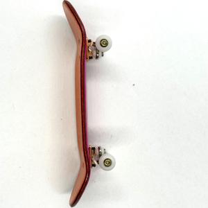 Mini fingerboard en bois personnalisé de qualité supérieure, planche de skateboard à technologie professionnelle avec trucks mono-axe - Product Image 5