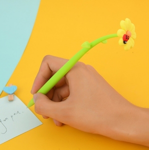 Nuova graziosa penna a forma di Silicone morbido <span class=keywords><strong>quadrifoglio</strong></span>. Alla moda e simpatico cartone animato penna Gel per ufficio cancelleria. - Product Image 4