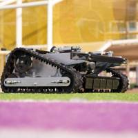 Robot Pemotong Rumput Otomatis Zero Turn dengan Kontrol Jarak Jauh