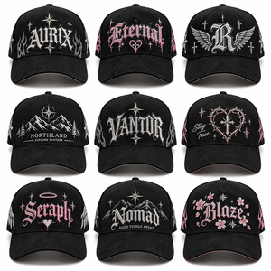 Gorra de Béisbol BSCI Negra de Gamuza de 5 Paneles, Gorra Ajustada de Alta Calidad con Visera Curva y Logotipo Bordado - Product Image 1