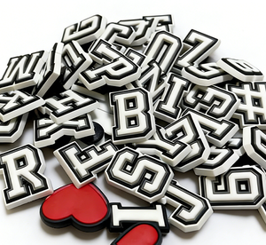Breloques alphabet 26 lettres faites à la main de haute qualité 2026 pour sabots <span class=keywords><strong>Crocs</strong></span> - Product Image 1