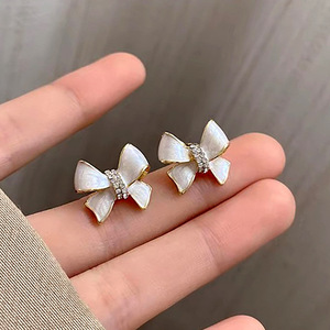 Orecchini a perno con fiocco da donna, design glitterato, per uso quotidiano, regalo per feste, accessori - Product Image 4