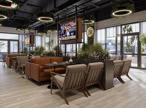 Quiosco Moderno para Cafetería y Restaurante |   Mostradores y Accesorios de Exhibición de Diseño Personalizado |   Servicio de Construcción Llave en Mano, Diseño de Mostrador para Cafetería - Product Image 6