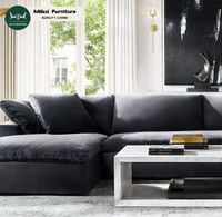 Canapé d'angle modulable en tissu doux et confortable, design élégant et personnalisable pour salon de villa