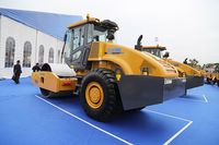 Compacteur vibrant de marque XCM G, 26 tonnes, modèle XS263, rouleau à tambour unique, puissance 162 kW