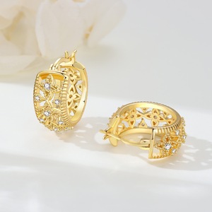 Pendientes de Aro Grandes de Latón con Diseño de Luna, Lujosos, Modernos, Geométricos, con Circonitas y Cuentas de Oro Fresco Estilo Coco, Regalo - Product Image 5