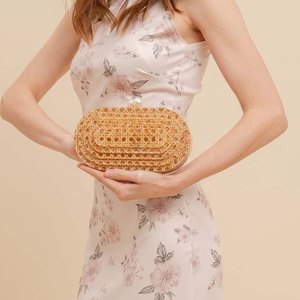 Sac à main élégant en acrylique pour <span class=keywords><strong>femme</strong></span>, motif tressé, sac bandoulière carré avec chaîne dorée, style rotin - Product Image 1