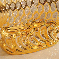 Sculptures Céramiques Créatives Arowana Doré pour Décorations de Salon et de Bureau