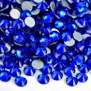 OLeeya Factory Wholesale 500 Colors Flat Back Crystals Bulk Stones Glass Flatback Non Hotfix Nail Rhinestones for Nails Art - Product Image 3