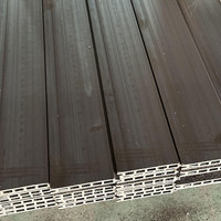 Panneau de revêtement de sol extérieur en bois naturel populaire et couleur WPC