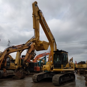 Offre Spéciale : Excavatrice sur Chenilles Japonaise PC220-8 – Fiable pour la Construction et l'Aménagement Paysager – Équipement de Construction de 22 Tonnes avec Moteur, Boîte de Vitesses et Pompe - Product Image 3