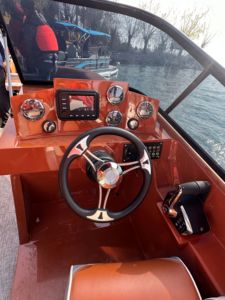 Yate Deportivo de Lujo, Yate de Vela de 27 pies, Motor Fuera de Borda de Aluminio de 150 HP, Control con Pantalla Táctil, Pesca, Crucero, Turismo, Ocio, Río - Product Image 4
