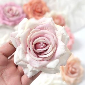 LO-53 Fleurs artificielles décoratives en gros, bourgeons <span class=keywords><strong>de</strong></span> roses à bords frisés, têtes <span class=keywords><strong>de</strong></span> roses en soie <span class=keywords><strong>de</strong></span> 10 cm pour événements, bouquets <span class=keywords><strong>de</strong></span> mariée et projets <span class=keywords><strong>de</strong></span> bricolage - Product Image 1