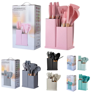 Offerta Speciale: Set di 19 Utensili da Cucina Antiaderenti <span class=keywords><strong>con</strong></span> Manico in Legno, Coltello e Accessori in Silicone, Certificati LFGB, Ecologici, Neri - Product Image 2
