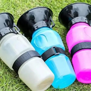 Botella de Agua Portátil para Mascotas de 500 ml, Botella de Viaje para Perros Grandes y Pequeños, Apta para Perros y Gatos - Product Image 5