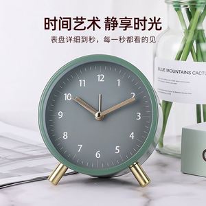 Đồng hồ báo thức Shopify bán buôn 4.5 inch, đồng hồ báo thức <span class=keywords><strong>analog</strong></span> để bàn cho phòng ngủ, chạy pin, mặt tròn, có đèn nền, màu xanh lá - Product Image 2