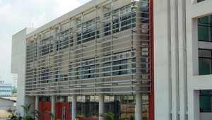 Proyecto de hotel Edificio Fachada <span class=keywords><strong>Louver</strong></span> Aluminio Eléctrico Parasol <span class=keywords><strong>Louver</strong></span> - Product Image 6