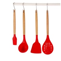 12 ustensiles de cuisine en silicone avec manche en bois : louche, spatule à soupe, spatule à spaghetti, spatule ajourée, brosse à badigeonner