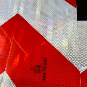 Panneau de marquage réfléchissant rouge et blanc certifié E8, autocollant de sécurité réfléchissant auto-adhésif pour camion, 3 ans de garantie - Product Image 5