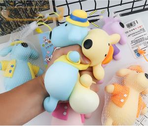 Juguete Antiestrés de Silicona con Forma de Perro Flor de Cerezo - Diseño Creativo de Animal Elástico para Apretar y Estirar - Product Image 5