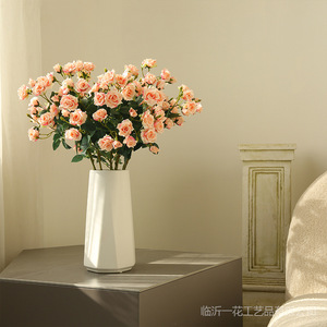 ช่อดอกกุหลาบประดิษฐ์สีชมพูแชมเปญจาก Yihua Floral Art ดอกไม้ผ้าไหมตกแต่งบ้าน จัดวางบนโต๊ะห้องนั่งเล่น - Product Image 3