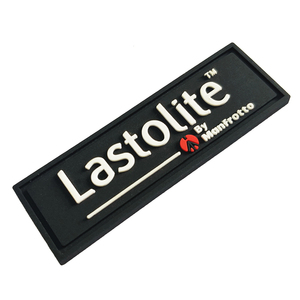 Logotipo personalizado de fábrica Calidad de lujo Negro Impermeable Costura en LOGO 3D Etiqueta de silicona Parche de goma de PVC para sombreros/bolsos - Product Image 2