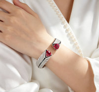 Brazalete de Rubí Cultivado a la Moda, Brillante para Fiestas de Negocios, Uso Diario, Excelente Regalo para Mujeres, Festividades