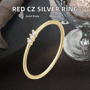 แหวนเงินแท้ 925 ทรงข้าวหลามตัด ประดับเพชรซิคอนสีแดง ชุบทอง ดีไซน์ทันสมัย เหมาะสำหรับเป็นของขวัญงานแต่งงานและงานปาร์ตี้สำหรับผู้หญิง - Product Image 2