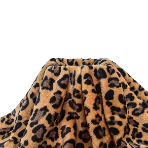 Produttore all'ingrosso tessuto in pile di flanella stampa animale leopardo per coperta di tessuti per la casa