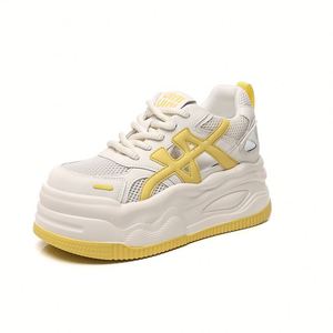 Zapatillas Deportivas Casuales con Suela Gruesa y Malla Perforada Transpirable, Versátiles, Primavera-Verano 2026, Nueva Llegada, para Mujer - Product Image 1