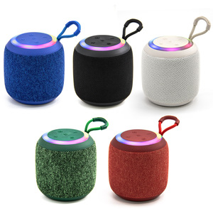Nuevo Altavoz Portátil Cilíndrico con Iluminación LED RGB, Material Plástico, Cordón para Deportes al Aire Libre, <span class=keywords><strong>Mini</strong></span> Altavoz Inalámbrico Estéreo Pequeño - Product Image 4