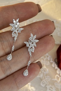 <span class=keywords><strong>Pendientes</strong></span> colgantes de diamante de <span class=keywords><strong>corte</strong></span> de pera para mujer, aretes largos de <span class=keywords><strong>oro</strong></span> <span class=keywords><strong>blanco</strong></span> sólido de 18K, aretes ostentosos estrellados, joyería elegante - Product Image 3