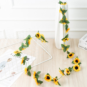 Guirnalda Artificial de Girasoles de Seda con Lirios del <span class=keywords><strong>Valle</strong></span>, Flores Artificiales para Decoración de Jardín y Fondos Fotográficos - Product Image 1