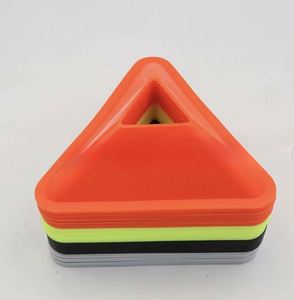 Conos Triangulares de Fútbol, Conos de Entrenamiento Deportivo, Conos de Plástico para Marcar Tráfico para Entrenamiento de Fútbol y Baloncesto - Product Image 1