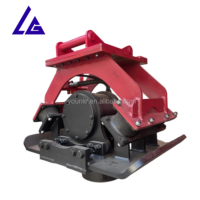 Compacteur hydraulique multifonction avec manchon pour la pose de palplanches, de tuyaux et de petites poutres en I