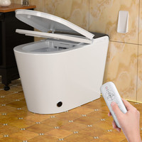 Toilettes intelligentes innovantes avec lumière nocturne intégrée au sol pour centres commerciaux